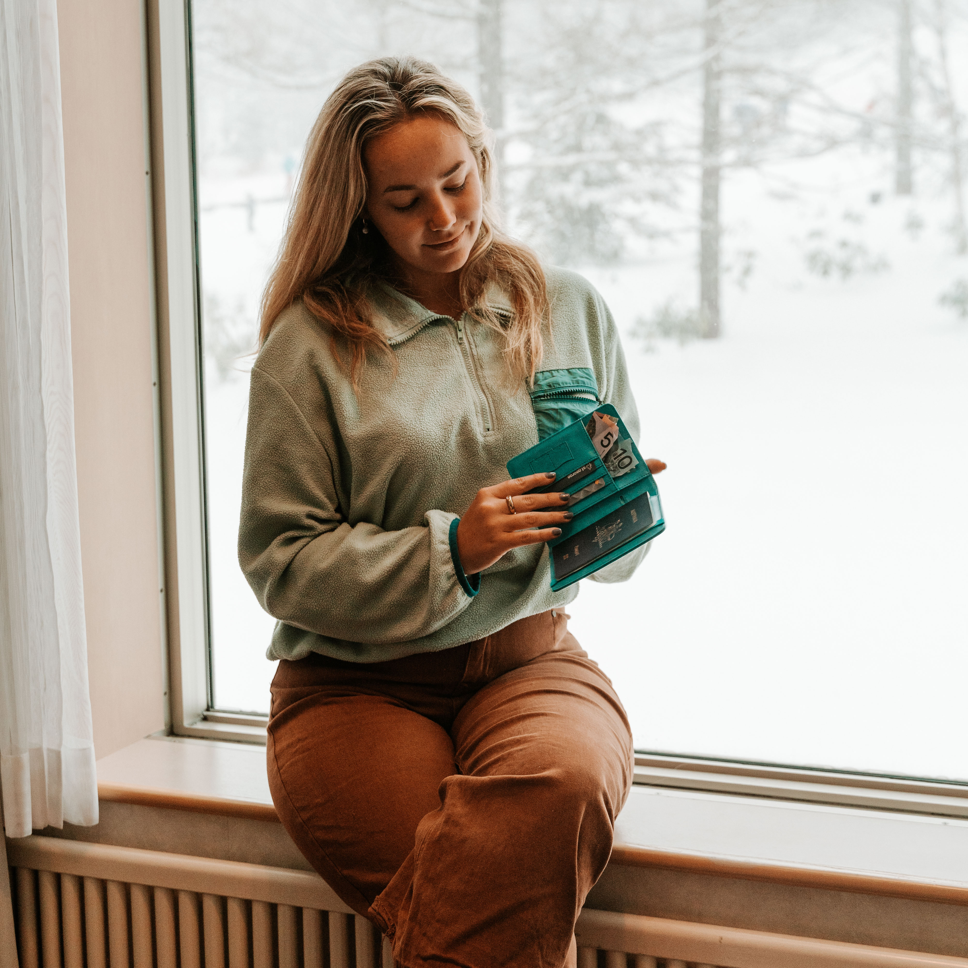 Passport Wallet – RFID Blocking & Water-Resistant – Organized Travel for Australian Passports 4